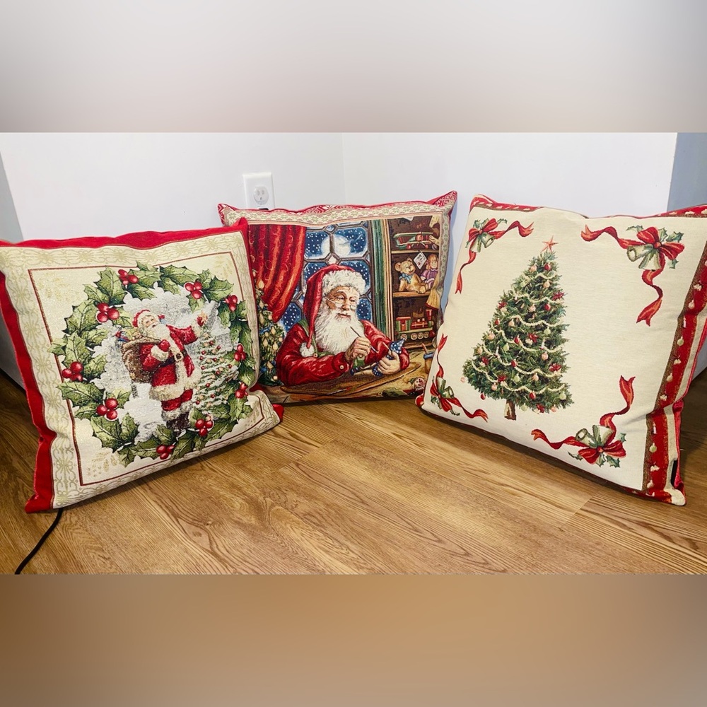VIRAL 3 vintage Christmas pillows sold out